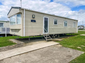 Superb 8 Berth Caravan At Steeple Bay Holiday Park, Essex Ref 36039F